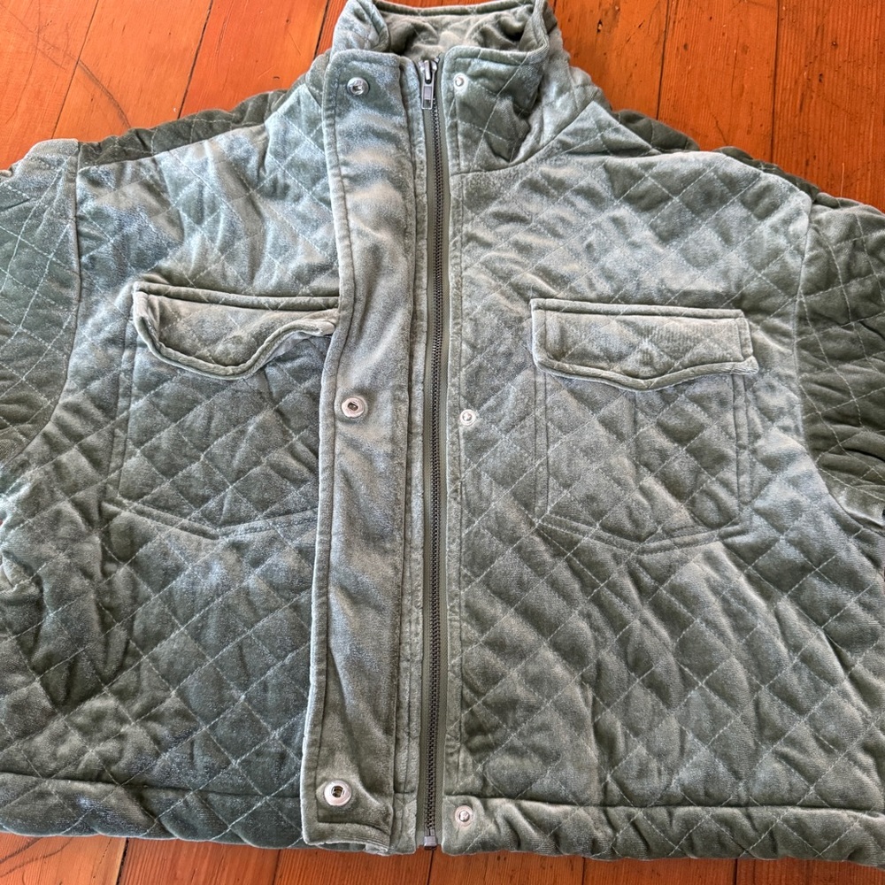 Sage Green Velvet Quilted Shorts and Jacket Matching Set - Picture 8 of 10